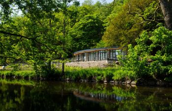 Waterside Holiday Cottage