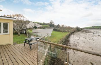 Creekside Holiday Cottage