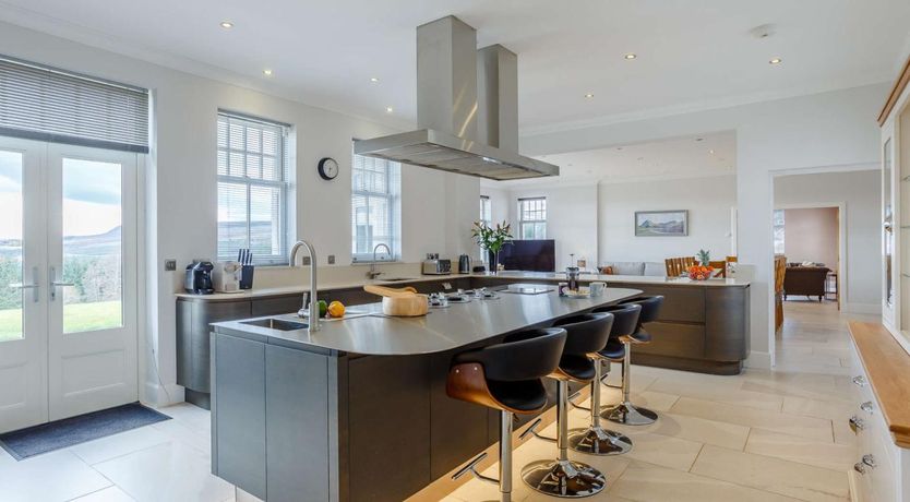 Photo of 5 Bed in Dingwall