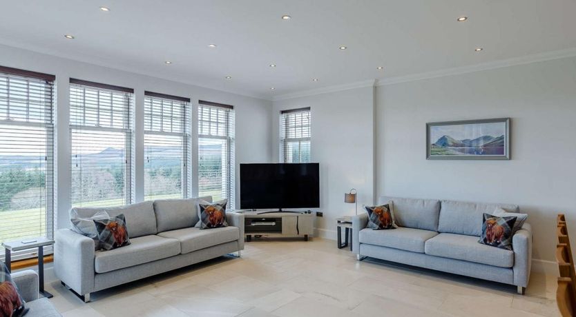 Photo of 5 Bed in Evanton