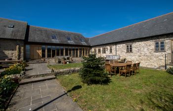 The Old Tithe Barn Holiday Cottage