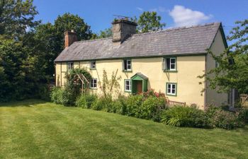 Denbigh Hall Holiday Cottage