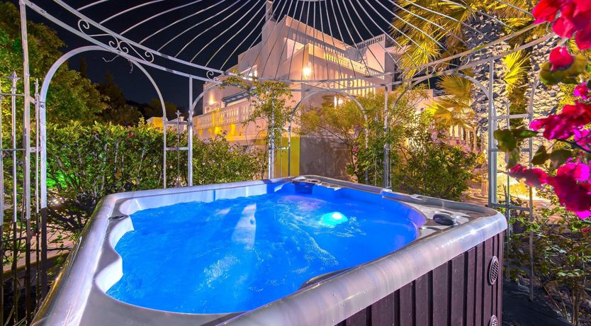 Photo of Paradise In The Trees