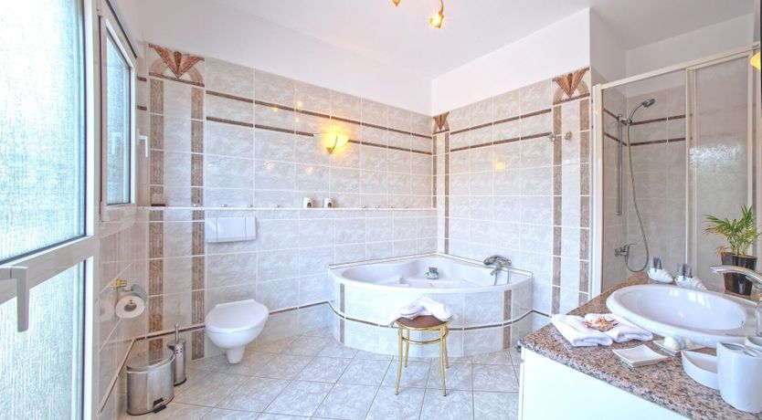 Photo of Paradise In The Trees