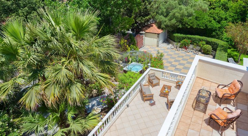 Photo of Paradise In The Trees