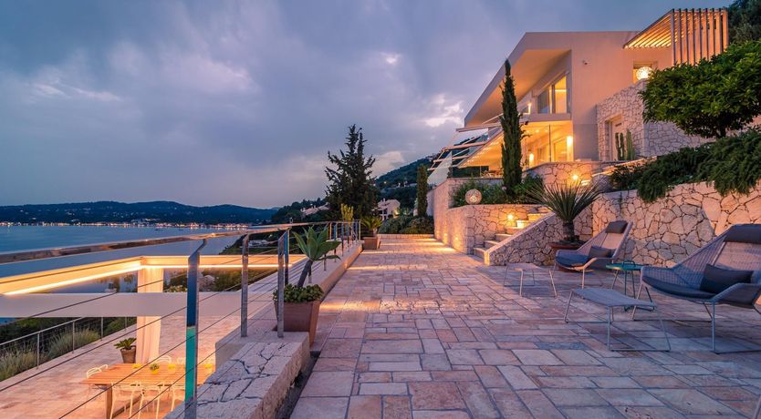 Photo of Golden Honeycomb