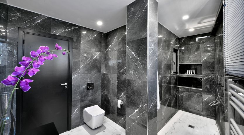 Photo of The Grey Glamour