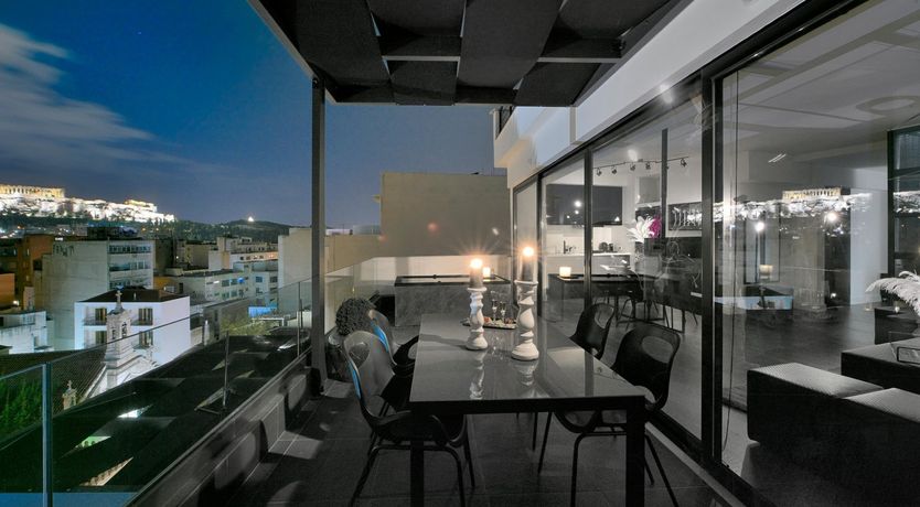 Photo of The Grey Glamour