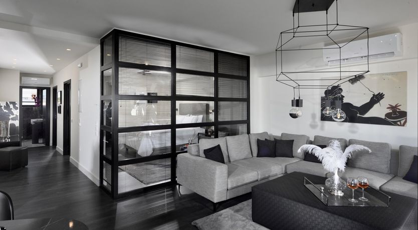 Photo of The Grey Glamour