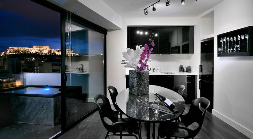 Photo of The Grey Glamour