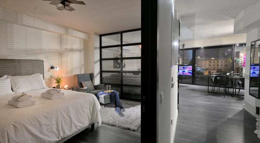 Photo of The Grey Glamour