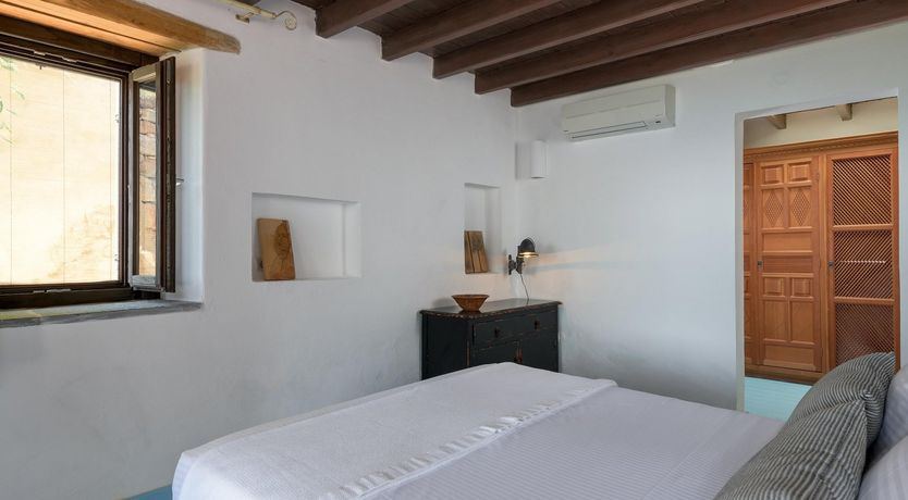 Photo of Barefoot Wanderer