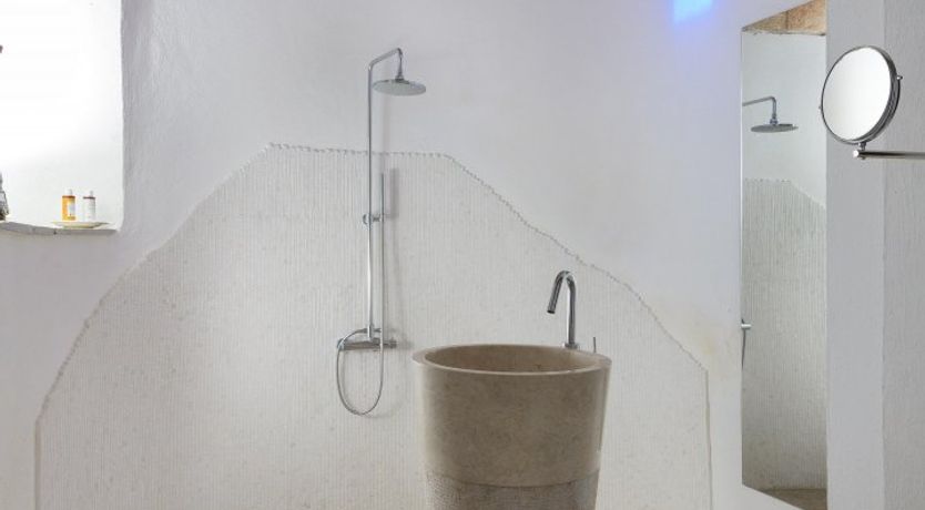 Photo of Barefoot Wanderer