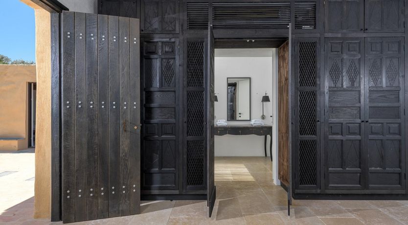 Photo of Barefoot Wanderer