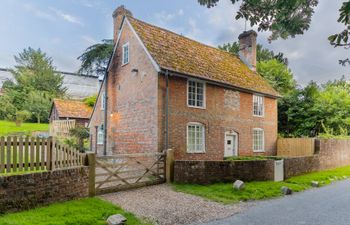 Autumn's Being Holiday Cottage