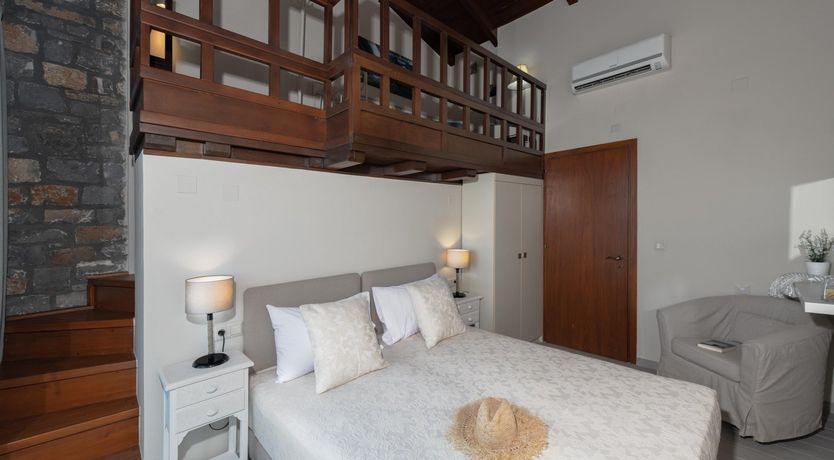 Photo of Ampitheatrical