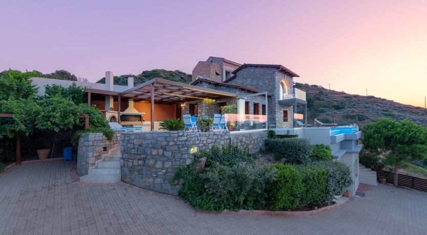 Photo of Ampitheatrical