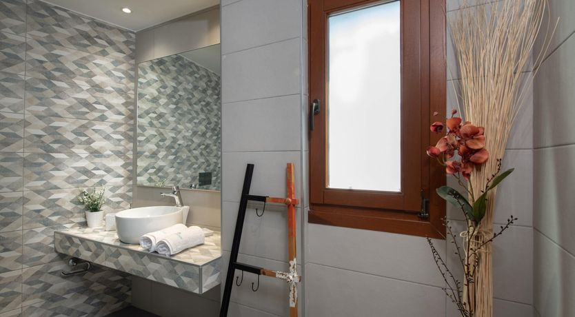 Photo of Ampitheatrical