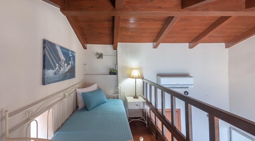 Photo of Ampitheatrical