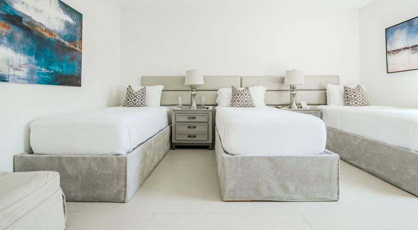 Photo of Palms & Splendor