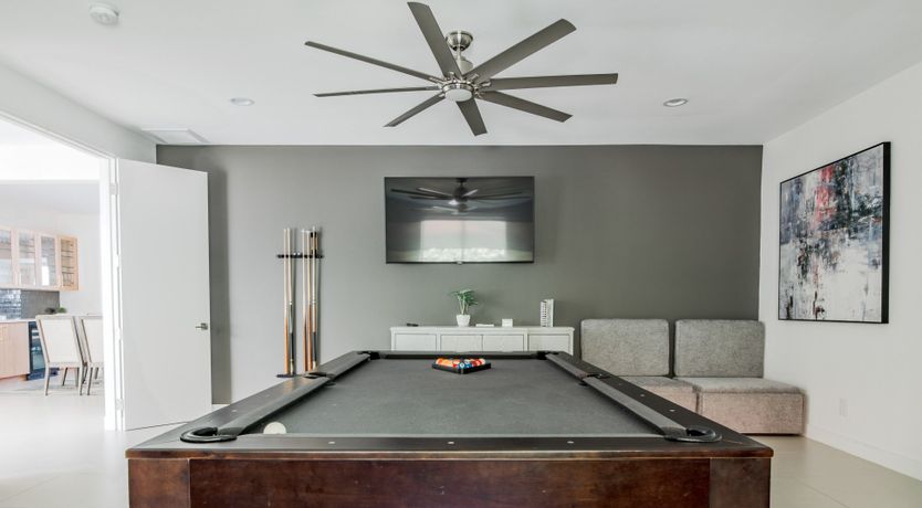 Photo of Palms & Splendor