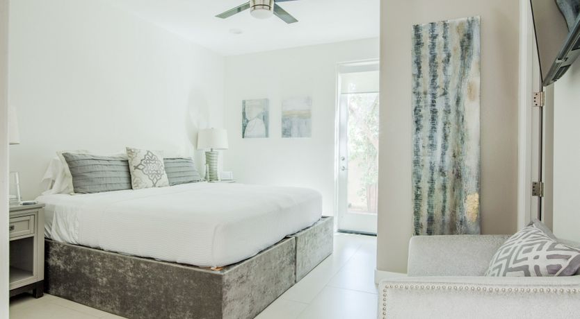 Photo of Palms & Splendor