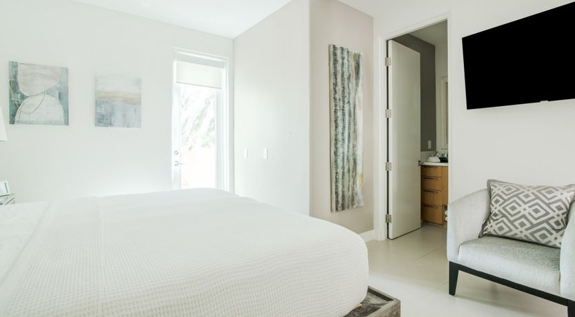 Photo of Palms & Splendor