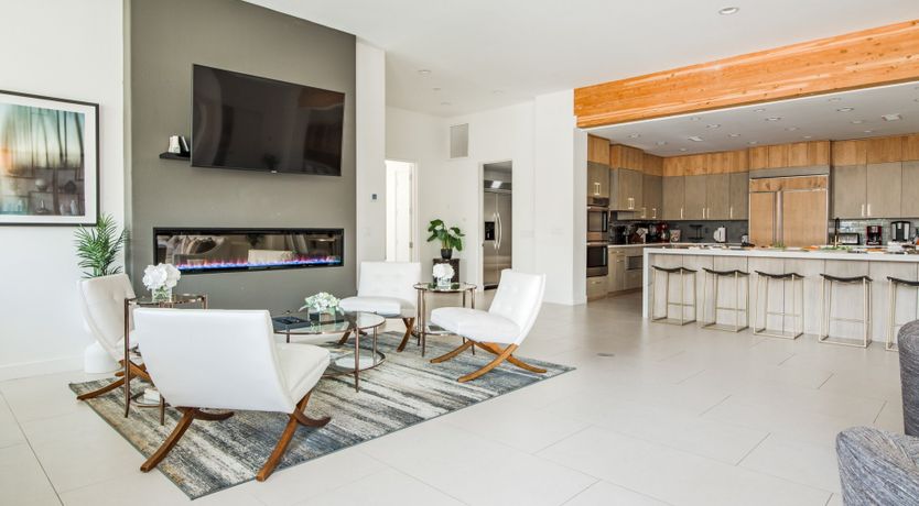 Photo of Palms & Splendor