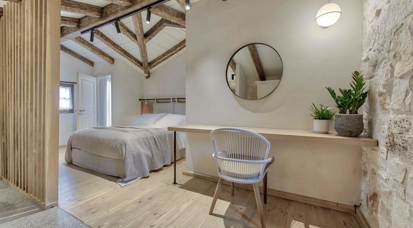 Photo of Good Lookin'