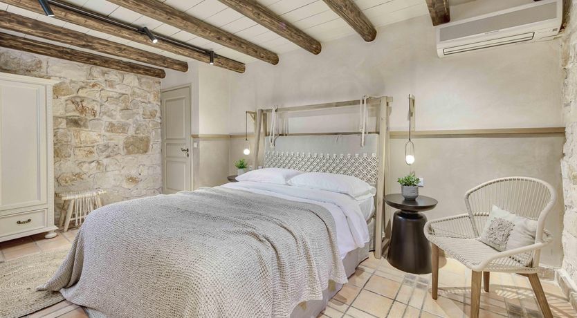 Photo of Good Lookin'