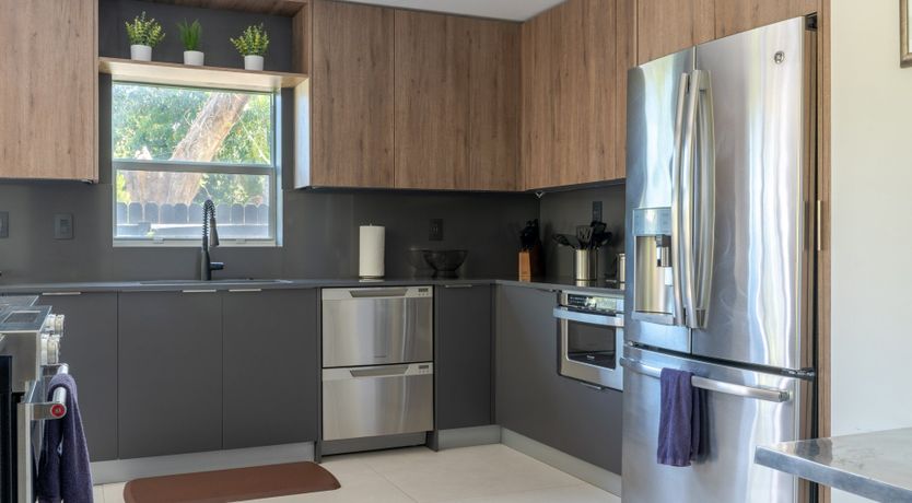 Photo of Six Leaves Left