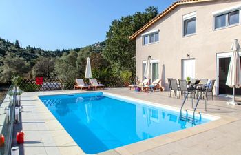 Jump in the Pool Villa