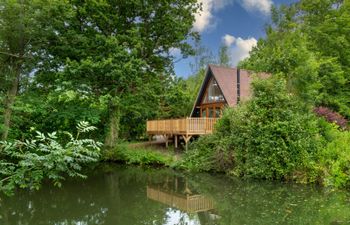 Waterside Lodge Holiday Cottage