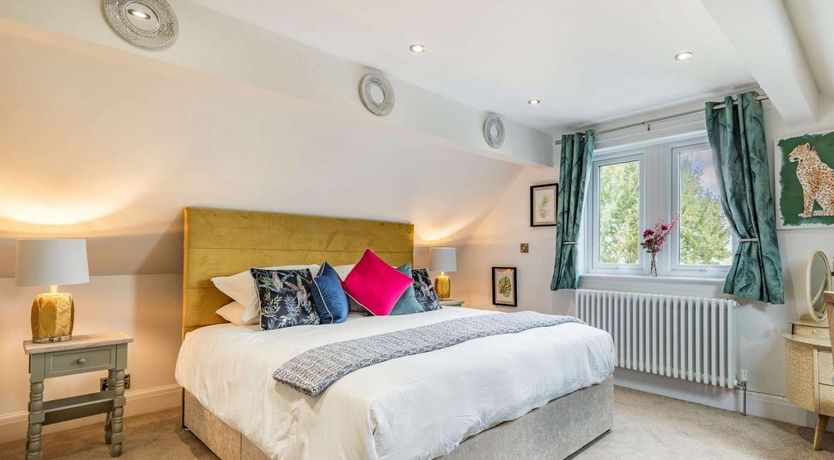 Photo of 4 Bed in Bakewell