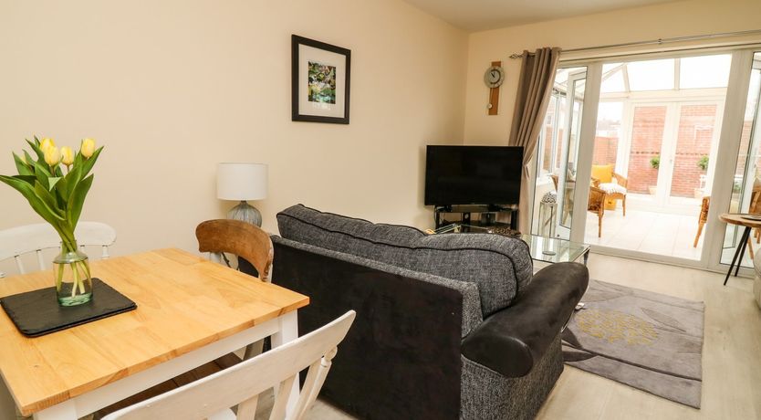 Photo of 6 Erwr Brenhinoedd