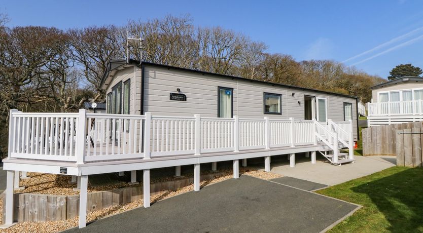 Photo of Crosswinds 68