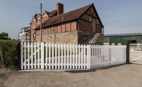 Photo of Lower Venn Granary Apartment 2