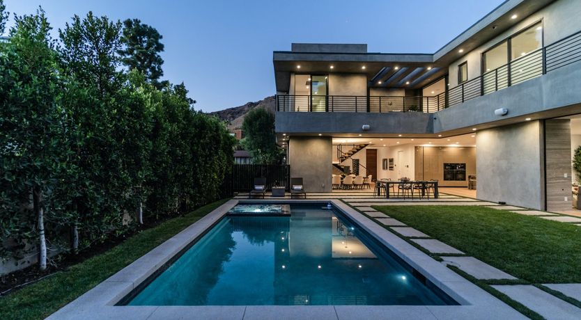 Photo of Down to the Red Oak Tree