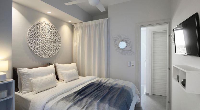 Photo of Enceladus Moon