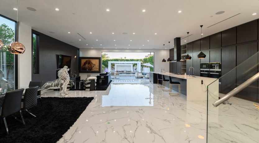 Photo of Iron Lion Zion