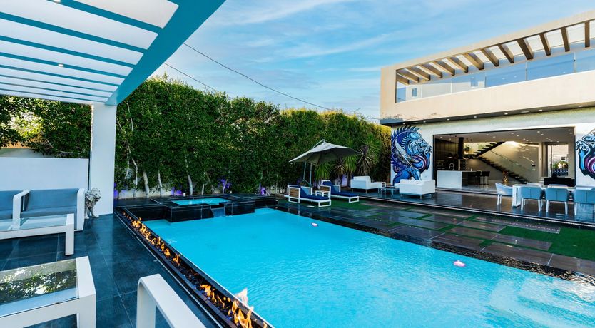 Photo of Iron Lion Zion