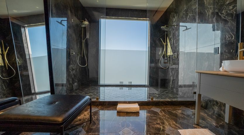 Photo of Family Crest