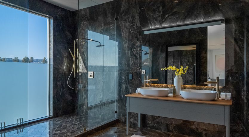 Photo of Family Crest