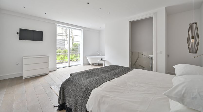 Photo of A Crescent of Gold