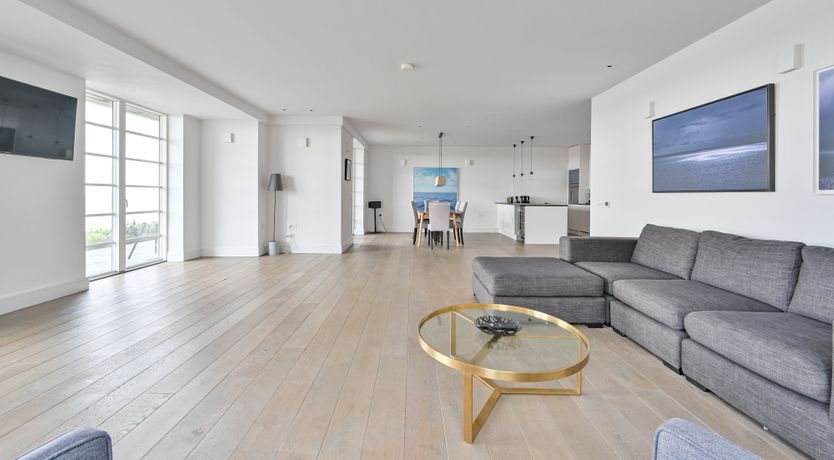 Photo of A Crescent of Gold