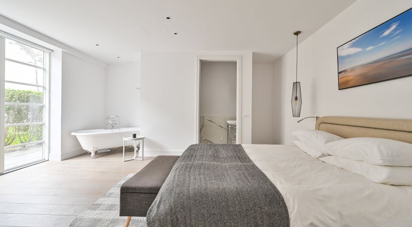 Photo of A Crescent of Gold