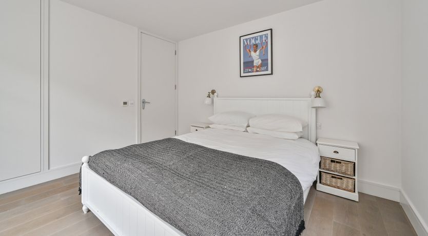 Photo of A Crescent of Gold