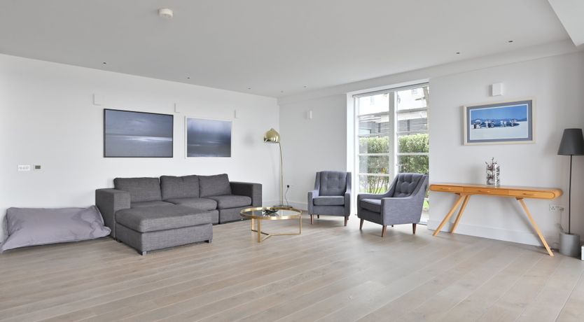 Photo of A Crescent of Gold