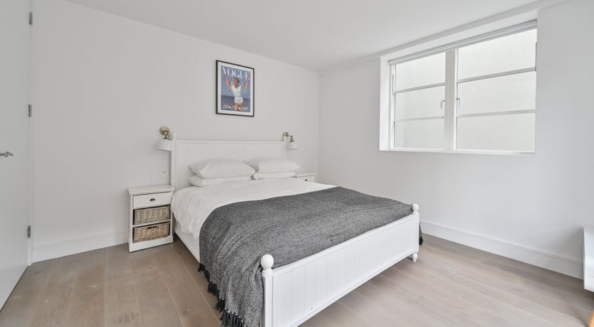 Photo of A Crescent of Gold