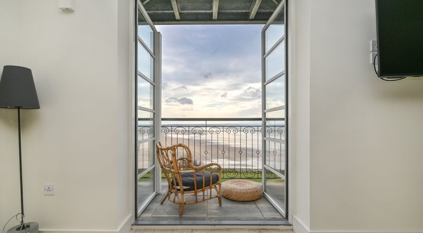 Photo of Sandy Views